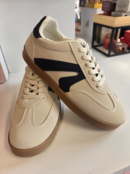 Retro Beige Sneaker