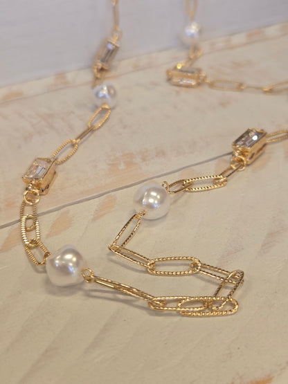 Gold Textured Chain Necklace with Crystal and Pearls