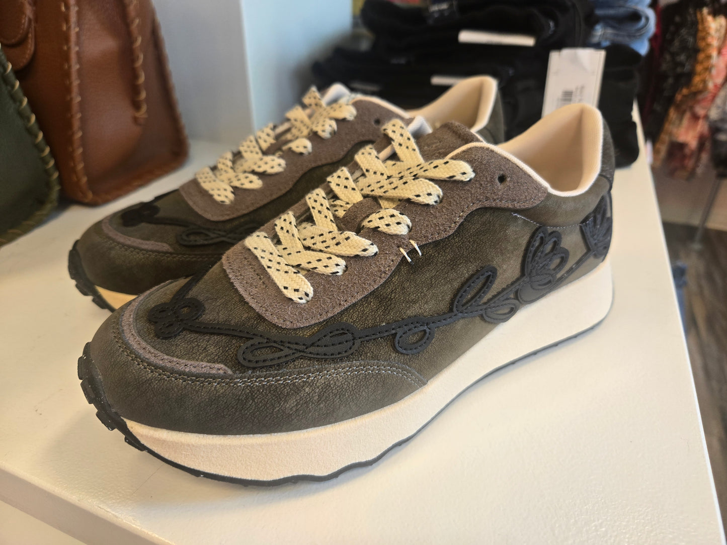 Driftbloom Sneaker