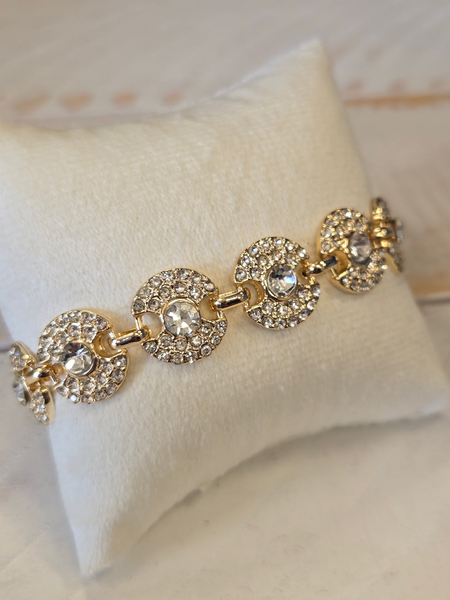 Circle Pendent Bracelet