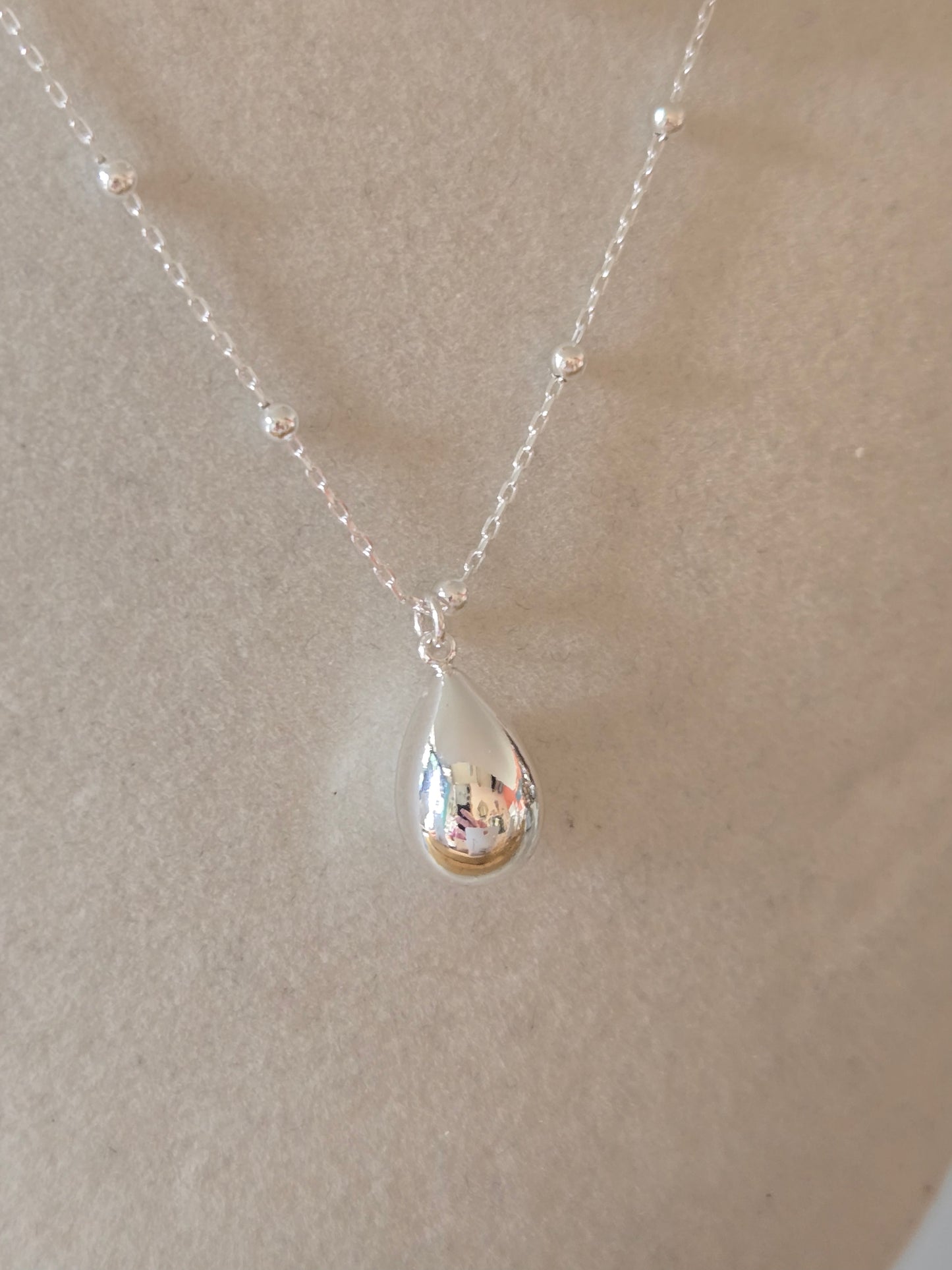 Gold Beaded & Teardrop Neckace