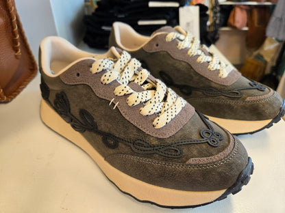 Driftbloom Sneaker