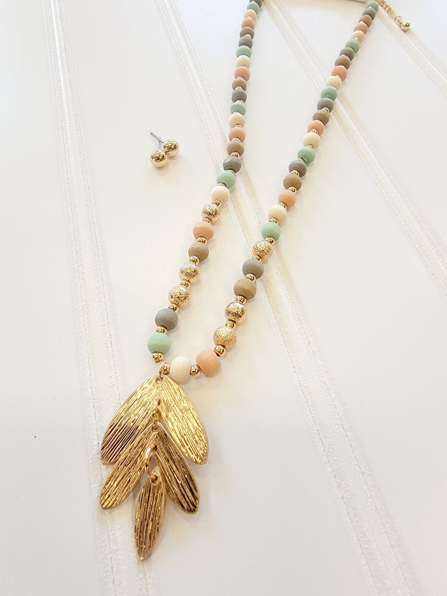 Wooded Beaded Necklace with Leaf Pendant