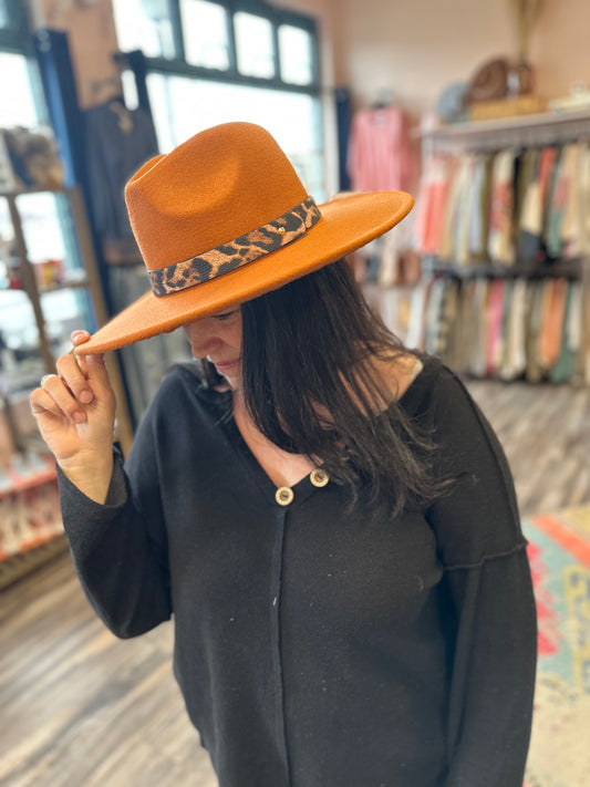 Wide Brim Panama Hat with Leopard Band